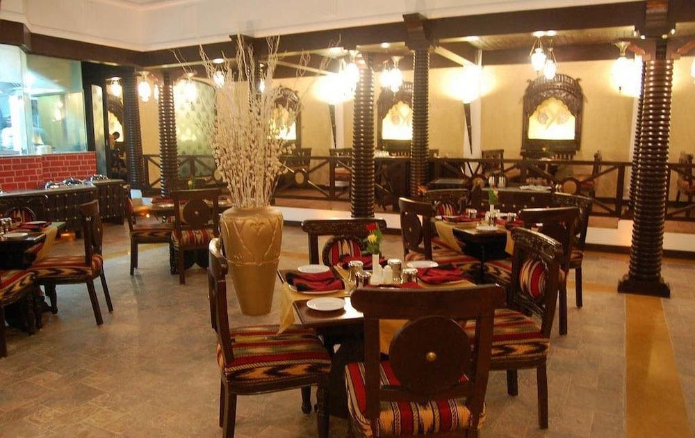 Noor-Us-Sabah Palace Bhopal Extérieur photo
